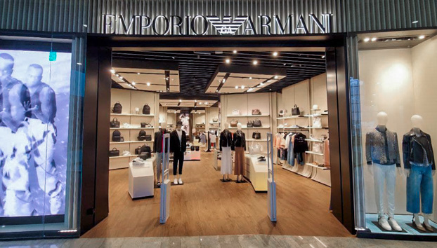 Emporio Armani ТРЦ Ocean Plaza